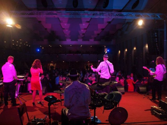 Showband na pódiu